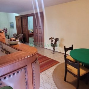 Casa com 1000m², 8 dormitórios, 3 vagas, no bairro Lourdes em Caxias do Sul para Alugar ou Comprar