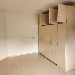 Apartamento com 58m², 1 dormitório, 1 vaga, no bairro Desvio Rizzo em Caxias do Sul para Alugar ou Comprar