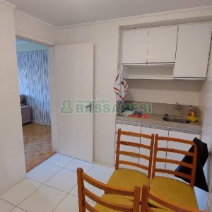 Apartamento com 69m², 2 dormitórios, 1 vaga, no bairro Centro em Caxias do Sul para Alugar