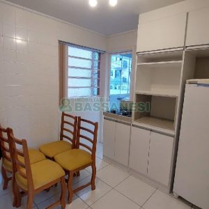 Apartamento com 69m², 2 dormitórios, 1 vaga, no bairro Centro em Caxias do Sul para Alugar