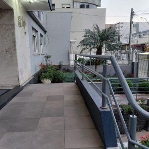 Apartamento com 69m², 2 dormitórios, 1 vaga, no bairro Centro em Caxias do Sul para Alugar