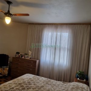 Predio com 300m², 6 dormitórios, no bairro Centro em Caxias do Sul para Comprar