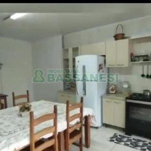Casa com 180m², 3 dormitórios, 4 vagas, no bairro Bela Vista em Caxias do Sul para Comprar