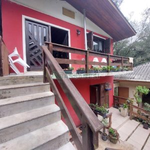 Casa com 152m², 3 dormitórios, 3 vagas, no bairro Kayser em Caxias do Sul para Alugar ou Comprar