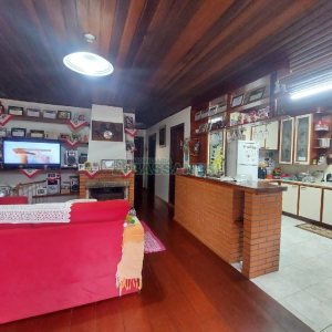 Casa com 152m², 3 dormitórios, 3 vagas, no bairro Kayser em Caxias do Sul para Alugar ou Comprar