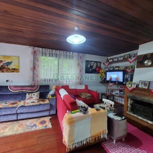 Casa com 152m², 3 dormitórios, 3 vagas, no bairro Kayser em Caxias do Sul para Alugar ou Comprar