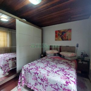 Casa com 152m², 3 dormitórios, 3 vagas, no bairro Kayser em Caxias do Sul para Alugar ou Comprar