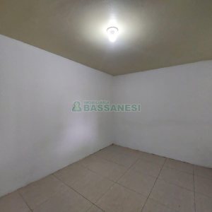 Casa com 152m², 3 dormitórios, 3 vagas, no bairro Kayser em Caxias do Sul para Alugar ou Comprar