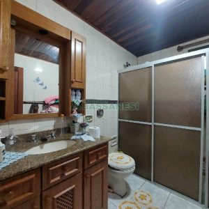 Casa com 152m², 3 dormitórios, 3 vagas, no bairro Kayser em Caxias do Sul para Alugar ou Comprar