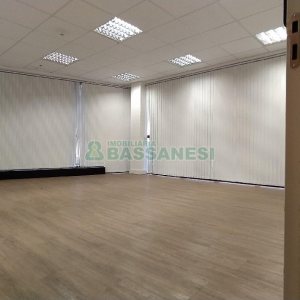Sala com 399m², no bairro São Pelegrino em Caxias do Sul para Alugar