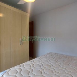 Apartamento com 42m², 2 dormitórios, 1 vaga, no bairro Nossa Senhora do Rosário em Caxias do Sul para Alugar