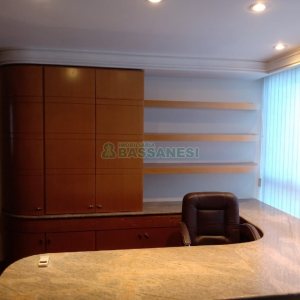 Sala com 103m², 1 vaga, no bairro Centro em Caxias do Sul para Comprar