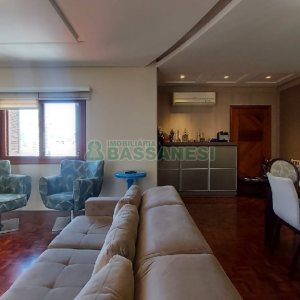 Apartamento com 160m², 3 dormitórios, 2 vagas, no bairro Centro em Caxias do Sul para Comprar