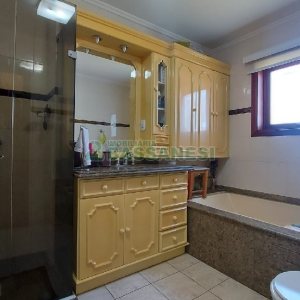 Apartamento com 160m², 3 dormitórios, 2 vagas, no bairro Centro em Caxias do Sul para Comprar
