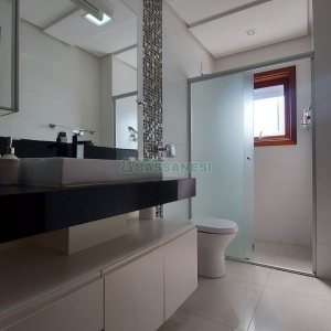 Apartamento com 160m², 3 dormitórios, 2 vagas, no bairro Centro em Caxias do Sul para Comprar