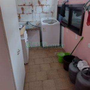 Casa com 136m², 3 dormitórios, 2 vagas, no bairro Cinqüentenário em Caxias do Sul para Comprar