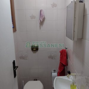 Casa com 136m², 3 dormitórios, 2 vagas, no bairro Cinqüentenário em Caxias do Sul para Comprar