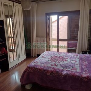 Casa com 136m², 3 dormitórios, 2 vagas, no bairro Cinqüentenário em Caxias do Sul para Comprar