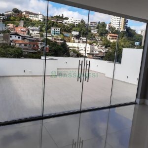 Apto Mobiliado com 296m², 3 dormitórios, 3 vagas, no bairro São Leopoldo em Caxias do Sul para Alugar ou Comprar