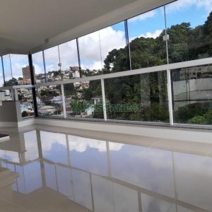 Apto Mobiliado com 296m², 3 dormitórios, 3 vagas, no bairro São Leopoldo em Caxias do Sul para Alugar ou Comprar