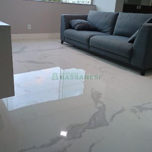 Apto Mobiliado com 296m², 3 dormitórios, 3 vagas, no bairro São Leopoldo em Caxias do Sul para Alugar ou Comprar