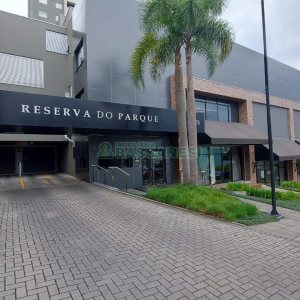 Apartamento com 85m², 3 dormitórios, 2 vagas, no bairro Centro em Caxias do Sul para Comprar