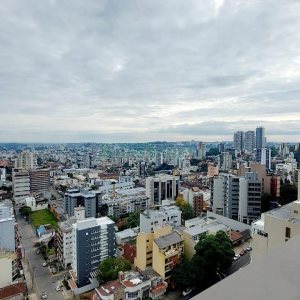 Apartamento com 85m², 3 dormitórios, 2 vagas, no bairro Centro em Caxias do Sul para Comprar
