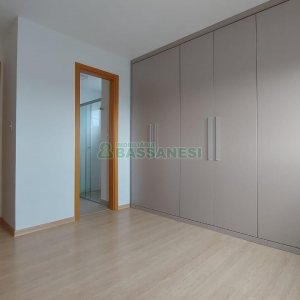 Apartamento com 85m², 3 dormitórios, 2 vagas, no bairro Centro em Caxias do Sul para Comprar