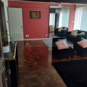 Apartamento com 156m², 3 dormitórios, 1 vaga, no bairro Lourdes em Caxias do Sul para Comprar