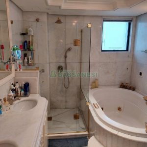 Apto/Cobertura com 317m², 4 dormitórios, 6 vagas, no bairro Madureira em Caxias do Sul para Comprar