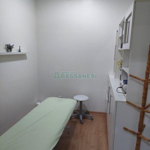 Loja Mobiliada com 77m², no bairro Pioneiro em Caxias do Sul para Alugar