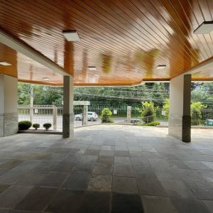 Apto Mobiliado com 187m², 3 dormitórios, 2 vagas, no bairro Lourdes em Caxias do Sul para Comprar