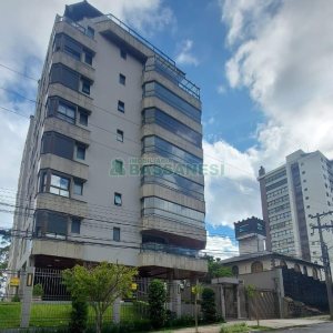 Apto Mobiliado com 187m², 3 dormitórios, 2 vagas, no bairro Lourdes em Caxias do Sul para Comprar