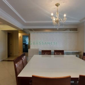 Apto Mobiliado com 187m², 3 dormitórios, 2 vagas, no bairro Lourdes em Caxias do Sul para Comprar