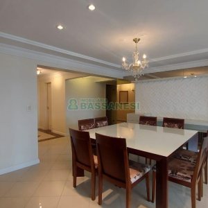 Apto Mobiliado com 187m², 3 dormitórios, 2 vagas, no bairro Lourdes em Caxias do Sul para Comprar