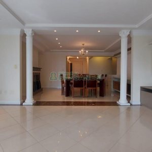 Apto Mobiliado com 187m², 3 dormitórios, 2 vagas, no bairro Lourdes em Caxias do Sul para Comprar