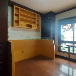 Apto Mobiliado com 187m², 3 dormitórios, 2 vagas, no bairro Lourdes em Caxias do Sul para Comprar