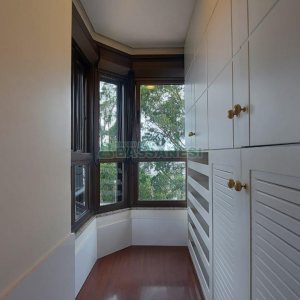 Apto Mobiliado com 187m², 3 dormitórios, 2 vagas, no bairro Lourdes em Caxias do Sul para Comprar