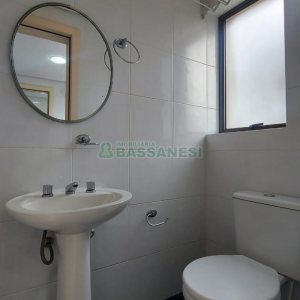 Apto Mobiliado com 187m², 3 dormitórios, 2 vagas, no bairro Lourdes em Caxias do Sul para Comprar