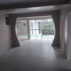 Casa com 300m², 5 dormitórios, 4 vagas, no bairro Nossa Senhora de Fátima em Caxias do Sul para Comprar