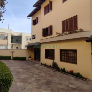 Sobrado com 257m², 4 dormitórios, 3 vagas, no bairro Colina Sorriso em Caxias do Sul para Comprar