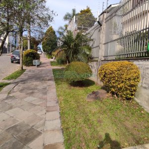 Sobrado com 257m², 4 dormitórios, 3 vagas, no bairro Colina Sorriso em Caxias do Sul para Comprar