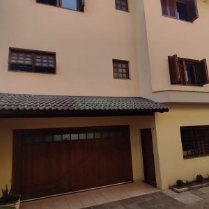 Sobrado com 257m², 4 dormitórios, 3 vagas, no bairro Colina Sorriso em Caxias do Sul para Comprar