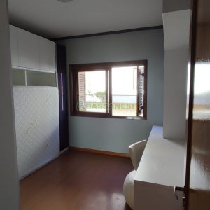 Sobrado com 257m², 4 dormitórios, 3 vagas, no bairro Colina Sorriso em Caxias do Sul para Comprar