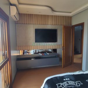 Sobrado com 257m², 4 dormitórios, 3 vagas, no bairro Colina Sorriso em Caxias do Sul para Comprar