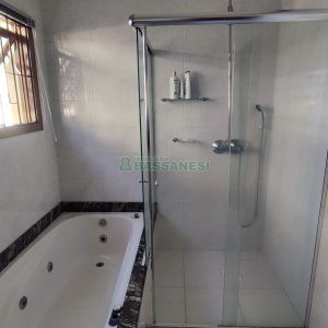 Sobrado com 257m², 4 dormitórios, 3 vagas, no bairro Colina Sorriso em Caxias do Sul para Comprar