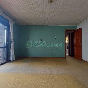 Casa com 200m², 3 dormitórios, 2 vagas, no bairro Panazzolo em Caxias do Sul para Comprar