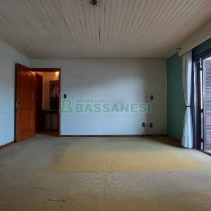 Casa com 200m², 3 dormitórios, 2 vagas, no bairro Panazzolo em Caxias do Sul para Comprar