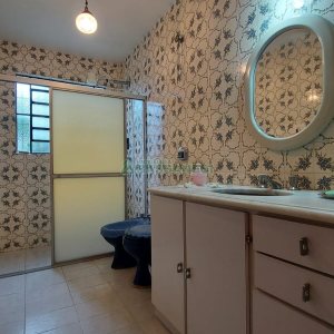 Casa com 200m², 3 dormitórios, 2 vagas, no bairro Panazzolo em Caxias do Sul para Comprar