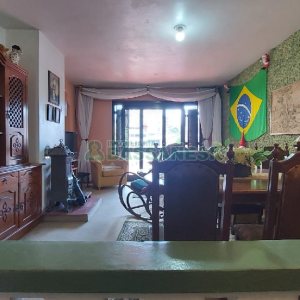 Casa com 200m², 3 dormitórios, 2 vagas, no bairro Panazzolo em Caxias do Sul para Comprar